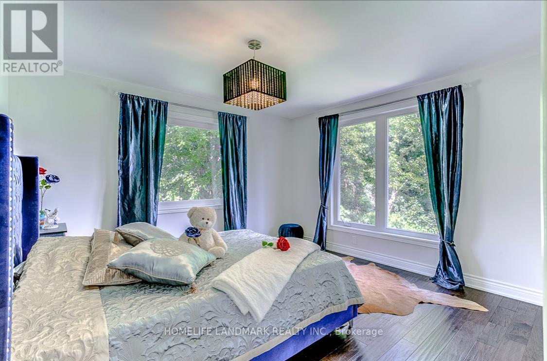 156 Duncan Road, Richmond Hill, ON - Indoor Photo Showing Bedroom
