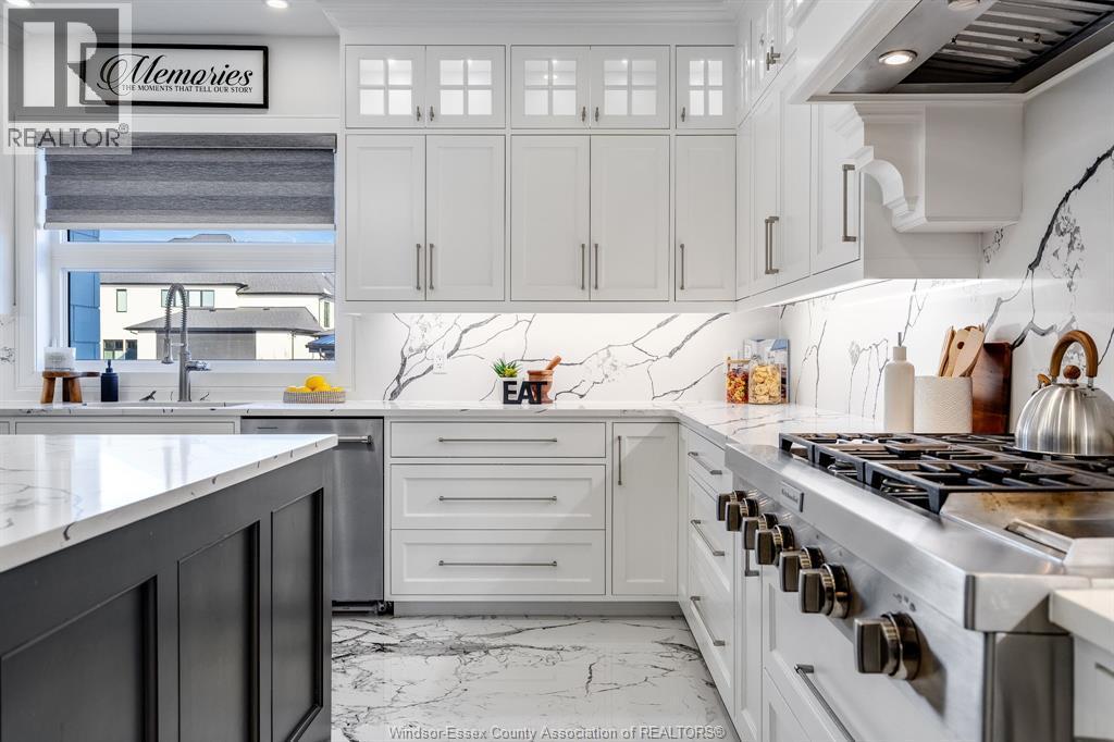 311 Water, Lakeshore, ON - Indoor Photo Showing Kitchen With Upgraded Kitchen
