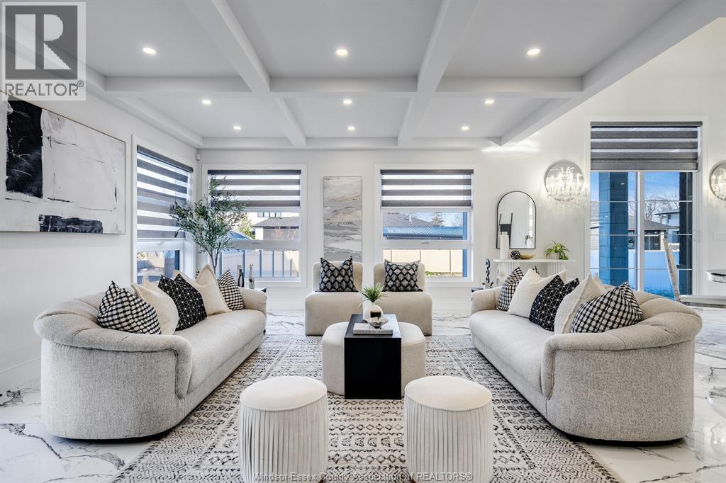 311 Water, Lakeshore, ON - Indoor Photo Showing Living Room