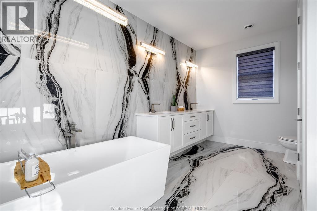 311 Water, Lakeshore, ON - Indoor Photo Showing Bathroom