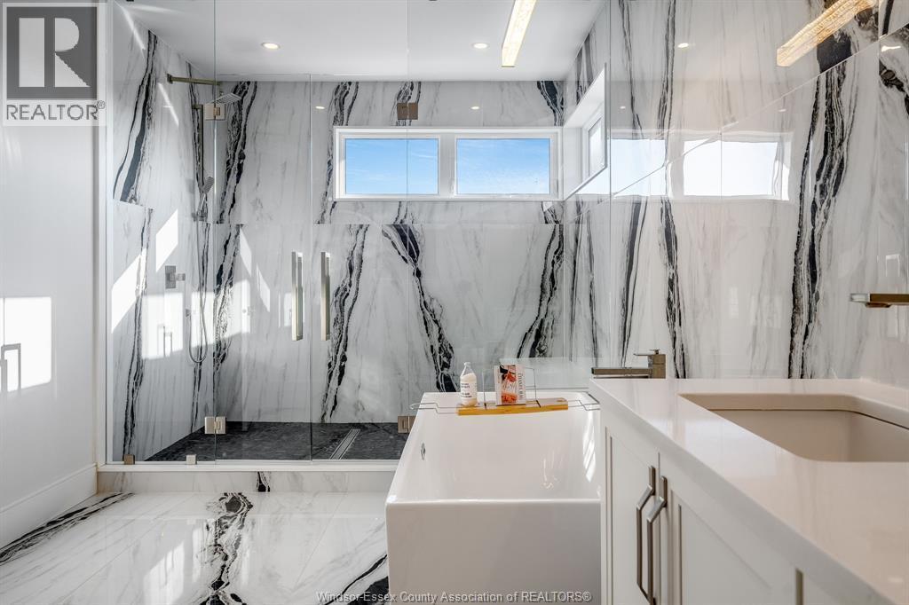 311 Water, Lakeshore, ON - Indoor Photo Showing Bathroom