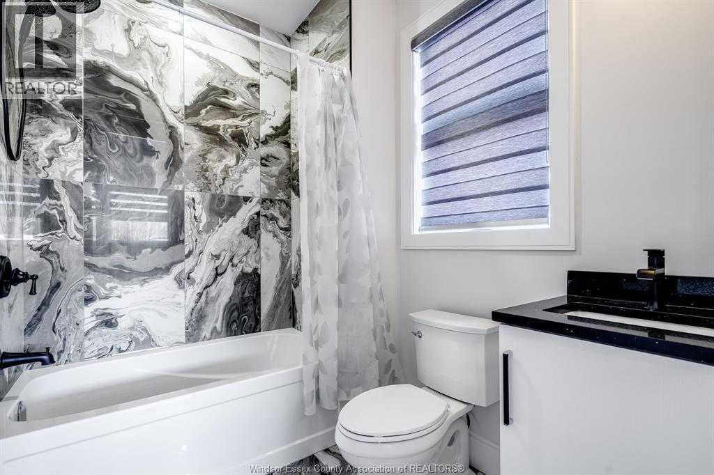 311 Water, Lakeshore, ON - Indoor Photo Showing Bathroom