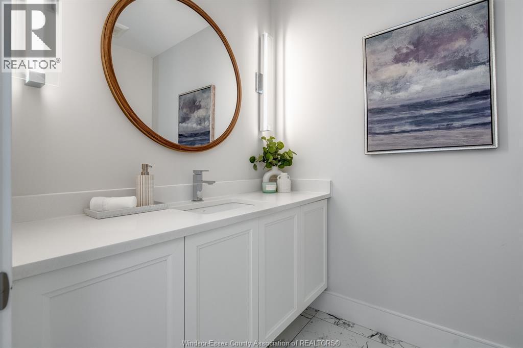 311 Water, Lakeshore, ON - Indoor Photo Showing Bathroom