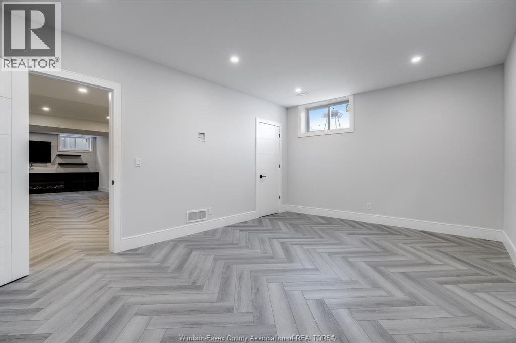 311 Water, Lakeshore, ON - Indoor Photo Showing Other Room