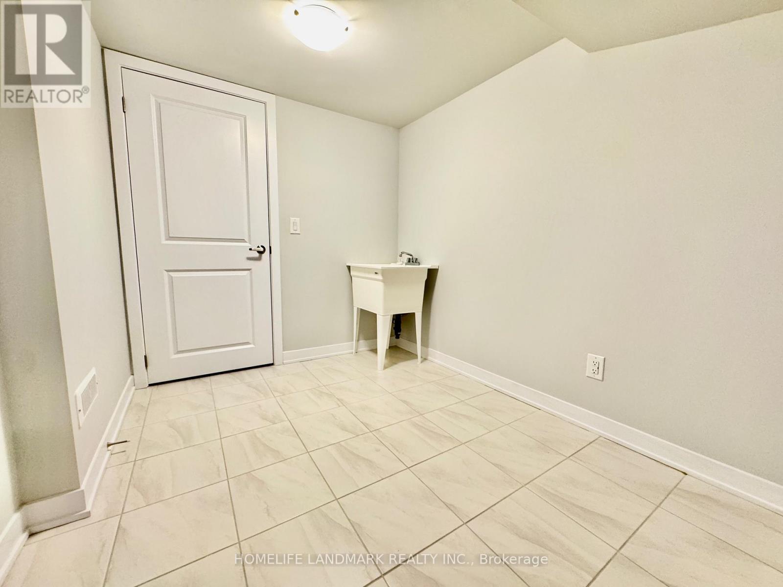 12 Harvey Bunker Crescent, Markham, ON - Indoor Photo Showing Other Room