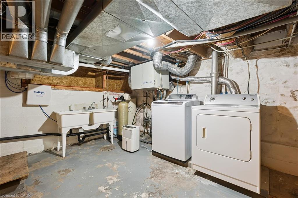 350 Breadalbane Street, Fergus, ON - Indoor Photo Showing Laundry Room