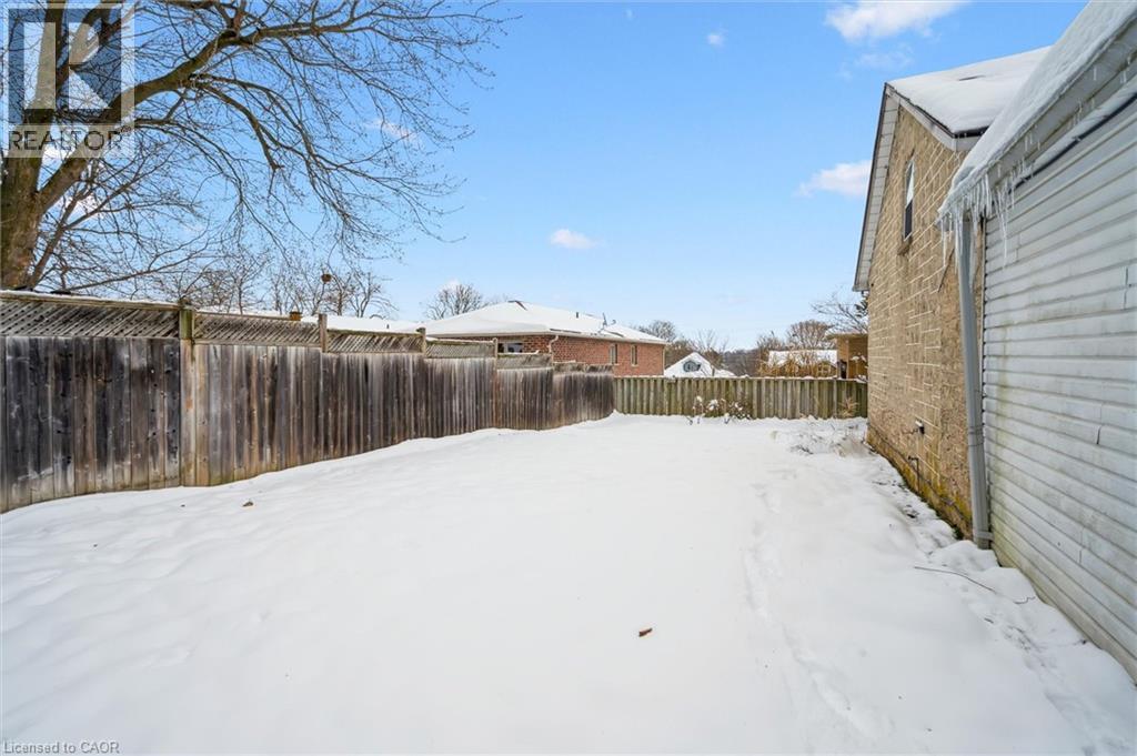 350 Breadalbane Street, Fergus, ON - Outdoor