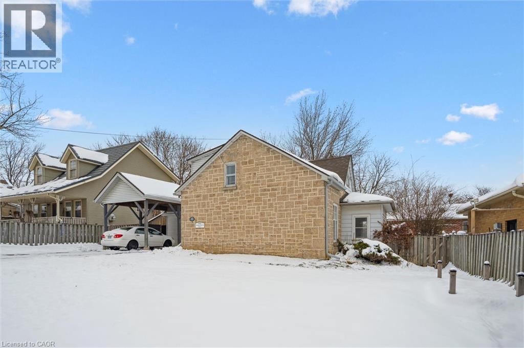 350 Breadalbane Street, Fergus, ON - Outdoor