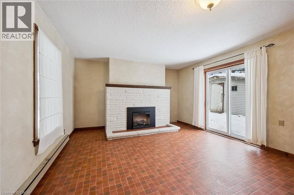 350 Breadalbane Street, Fergus, ON - Indoor Photo Showing Living Room With Fireplace