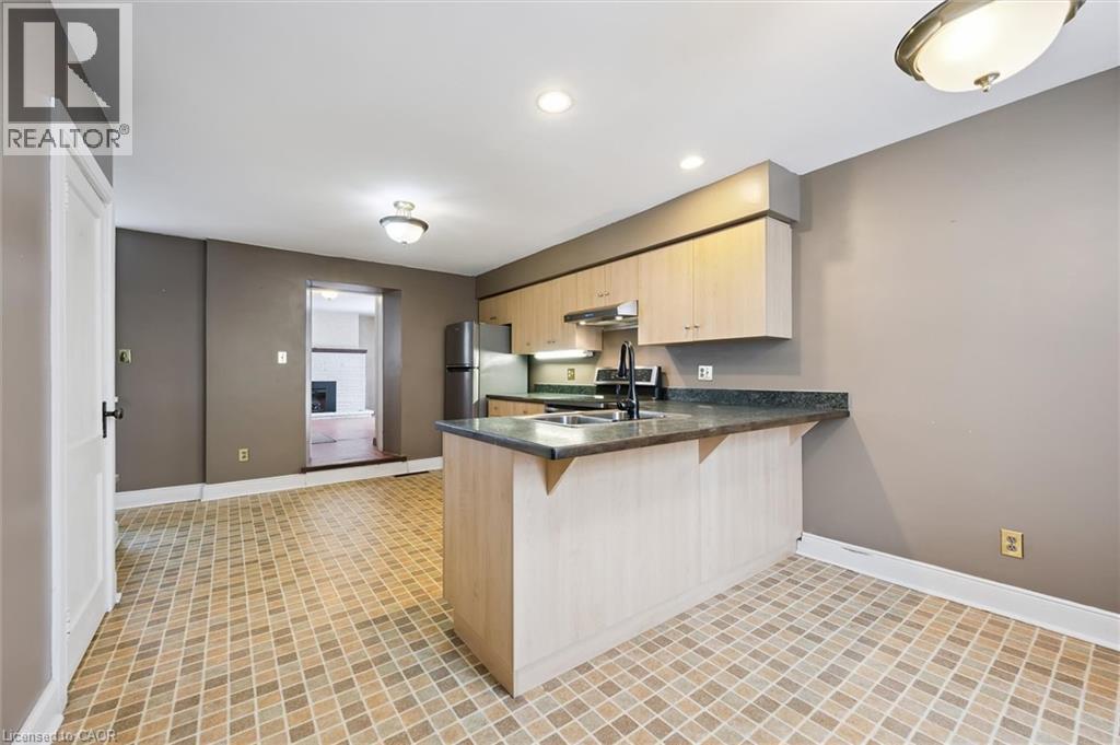 350 Breadalbane Street, Fergus, ON - Indoor Photo Showing Kitchen
