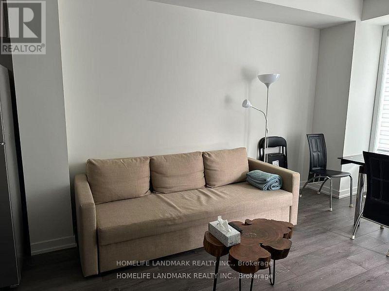 7 - 3538 Colonial Drive, Mississauga, ON - Indoor Photo Showing Living Room