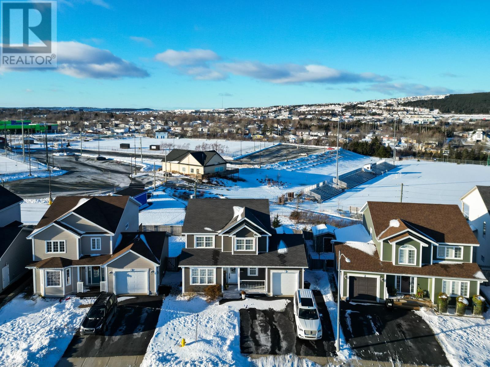142 Castle Bridge Drive, St. John’S, NL - Outdoor With Facade