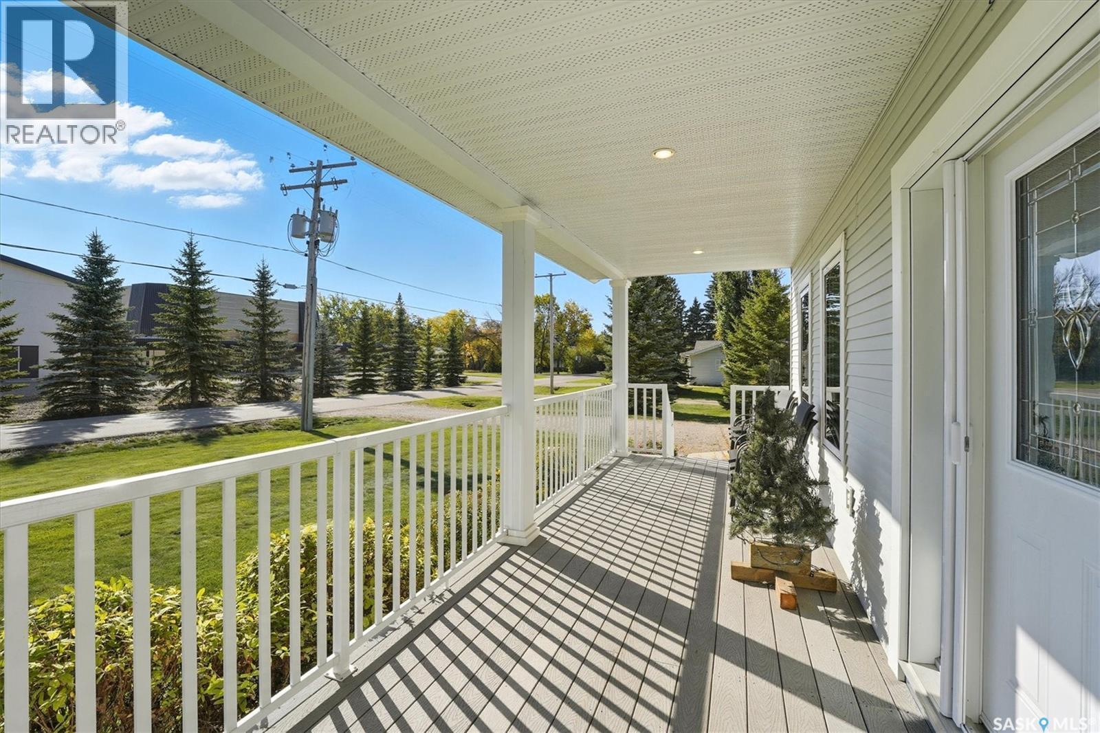 4005 3Rd Avenue W, Waldheim, SK - Outdoor With Deck Patio Veranda With Exterior