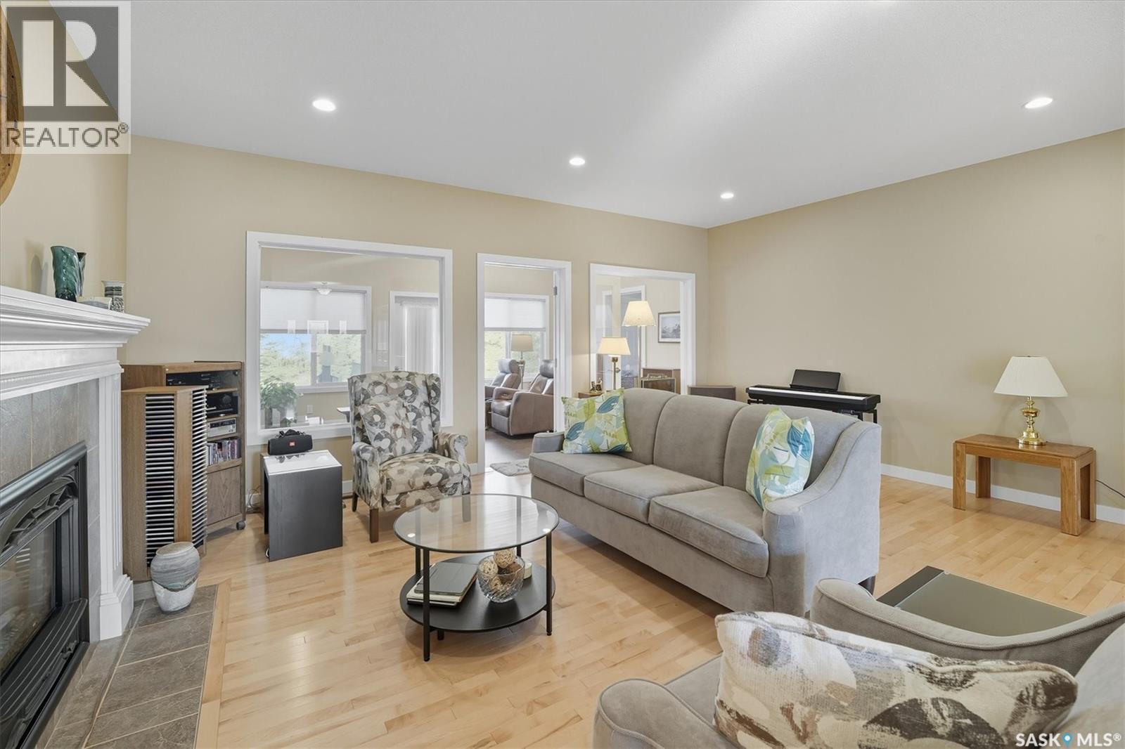 4005 3Rd Avenue W, Waldheim, SK - Indoor Photo Showing Living Room With Fireplace