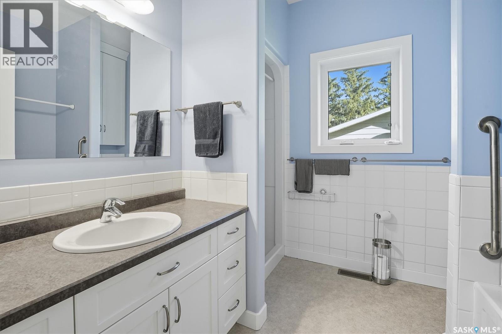 4005 3Rd Avenue W, Waldheim, SK - Indoor Photo Showing Bathroom