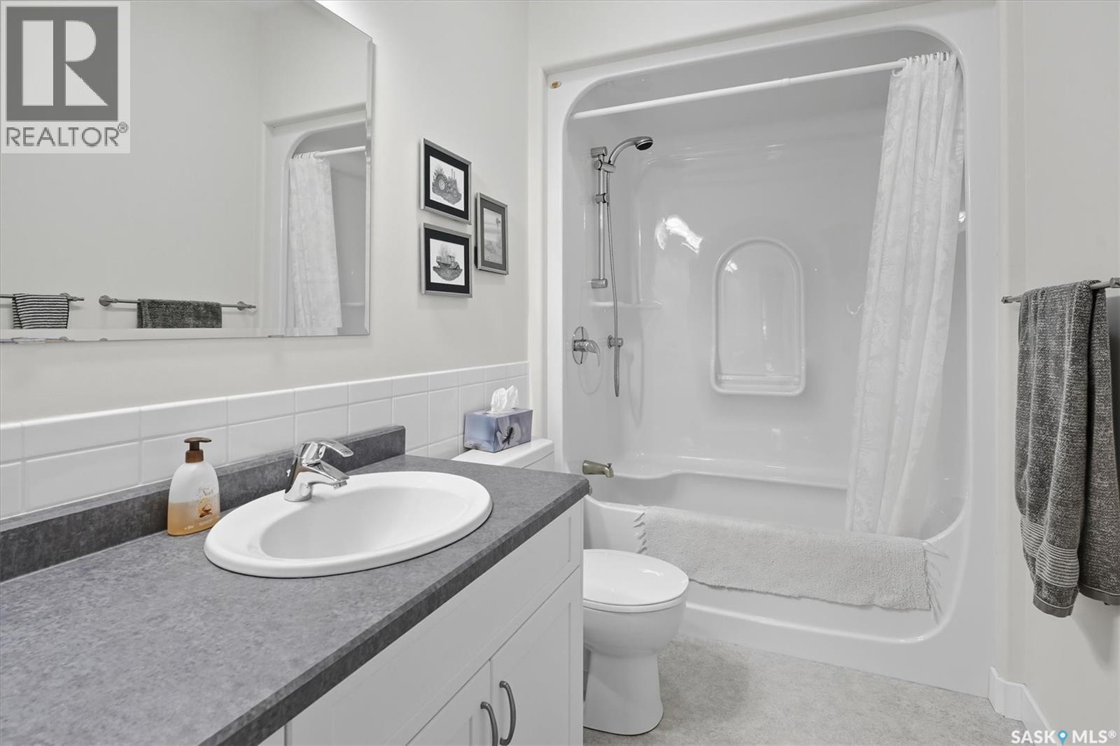 4005 3Rd Avenue W, Waldheim, SK - Indoor Photo Showing Bathroom