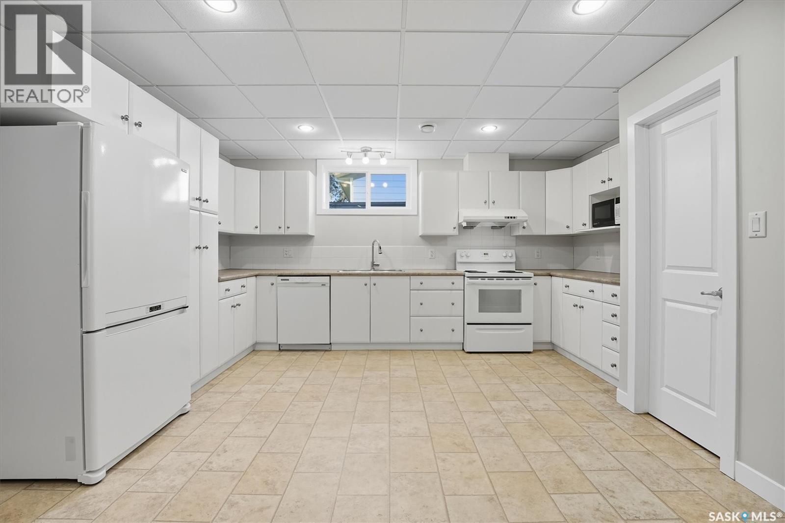 4005 3Rd Avenue W, Waldheim, SK - Indoor Photo Showing Kitchen