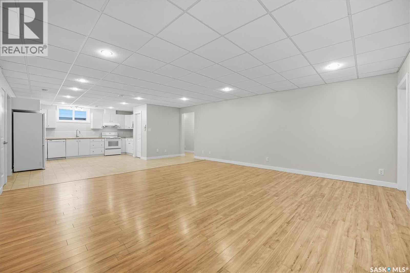 4005 3Rd Avenue W, Waldheim, SK - Indoor