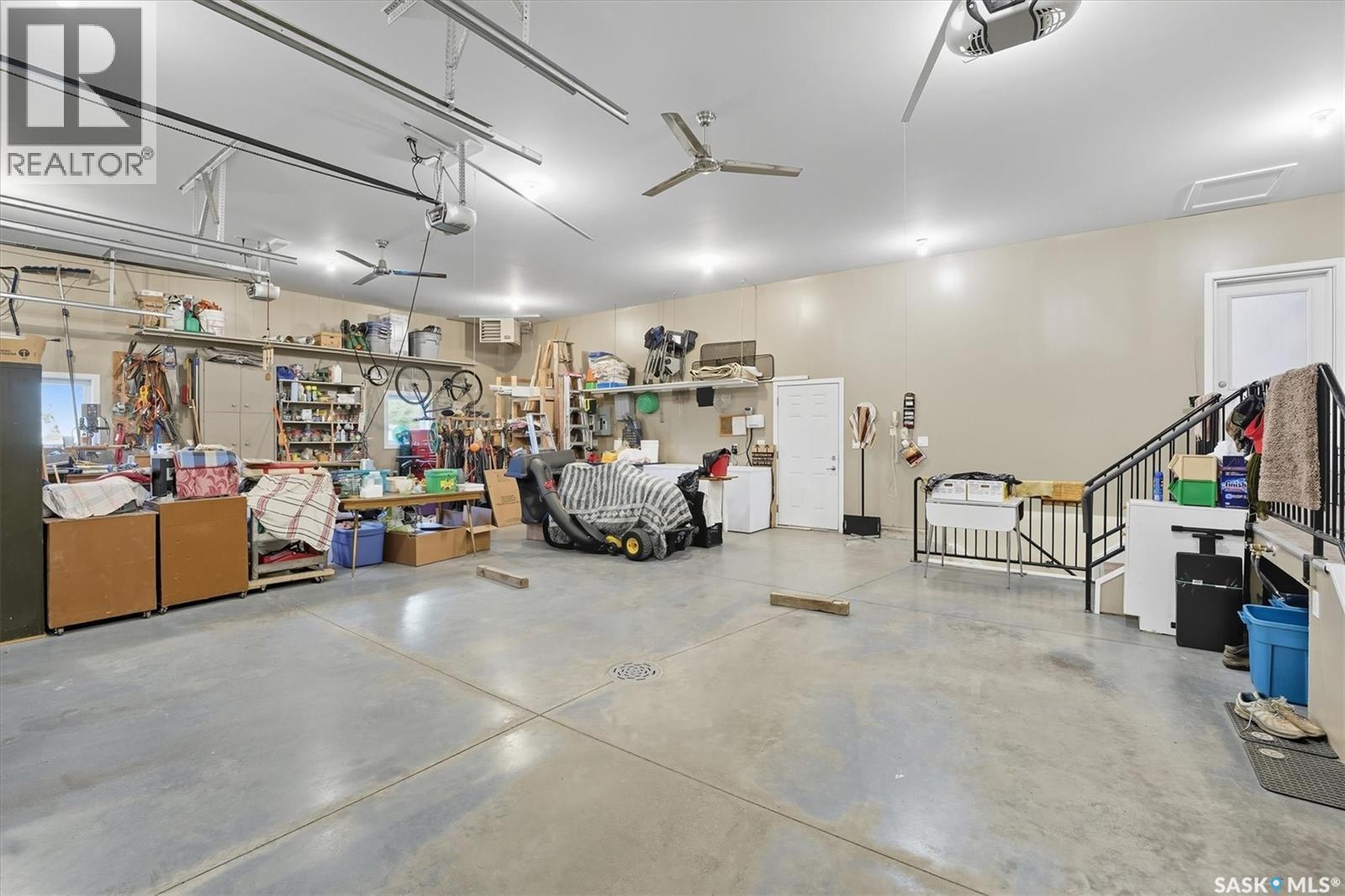 4005 3Rd Avenue W, Waldheim, SK - Indoor Photo Showing Garage
