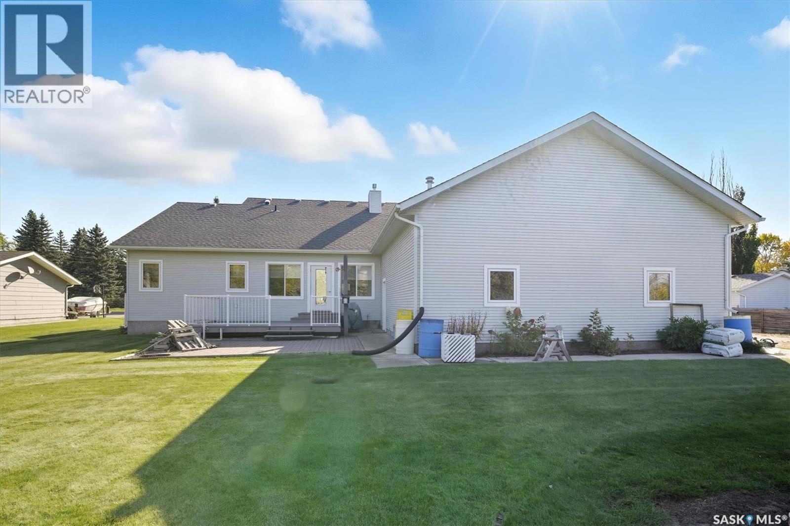 4005 3Rd Avenue W, Waldheim, SK - Outdoor With Deck Patio Veranda