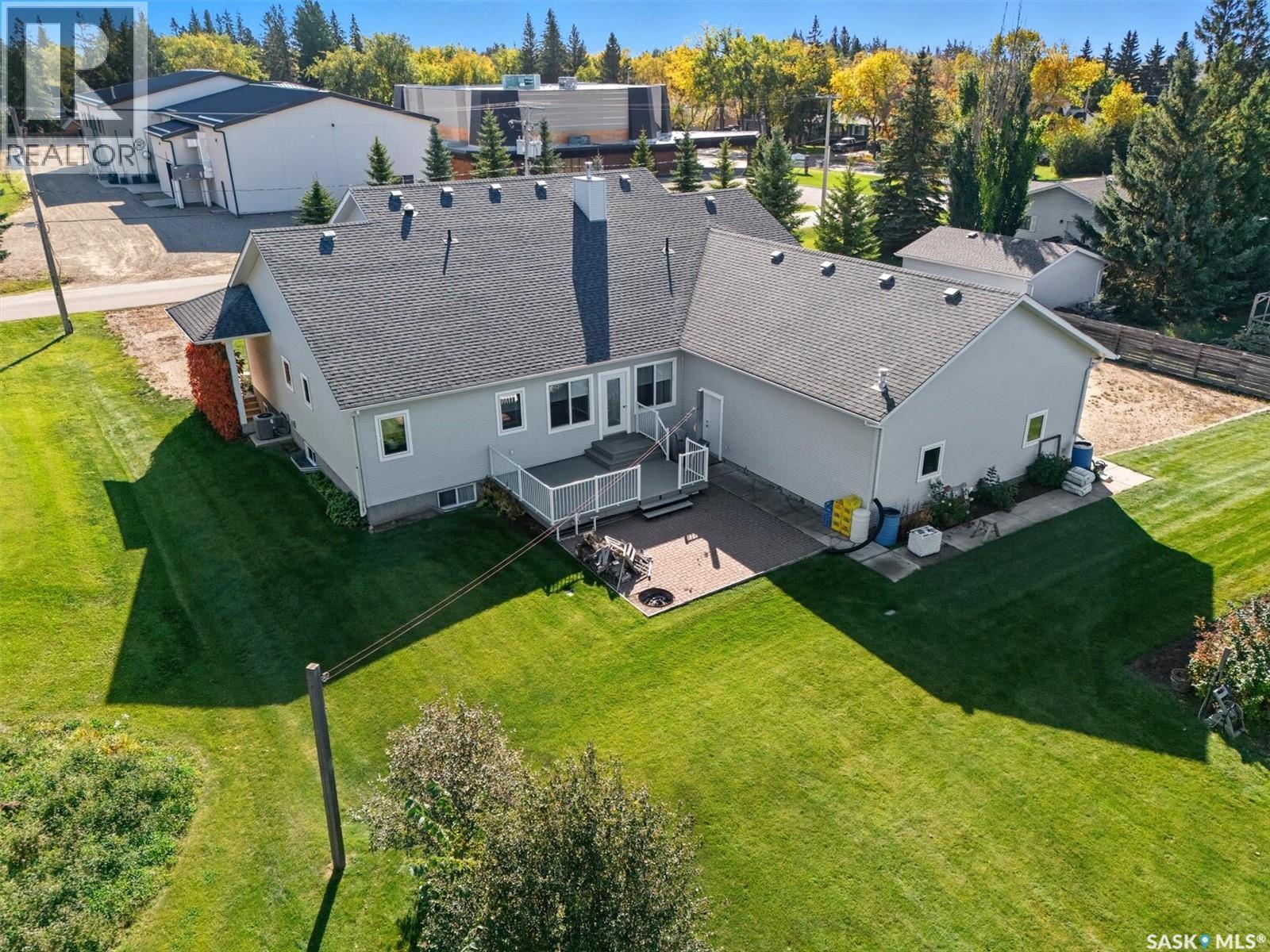 4005 3Rd Avenue W, Waldheim, SK - Outdoor With Deck Patio Veranda