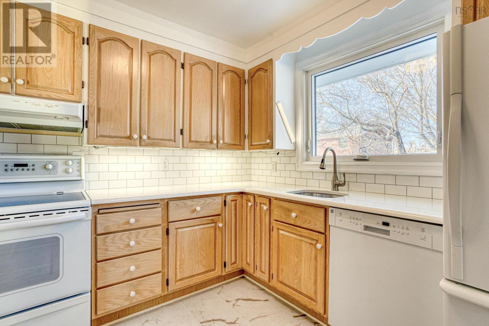 10 Nightingale Drive, Halifax, NS - Indoor Photo Showing Kitchen