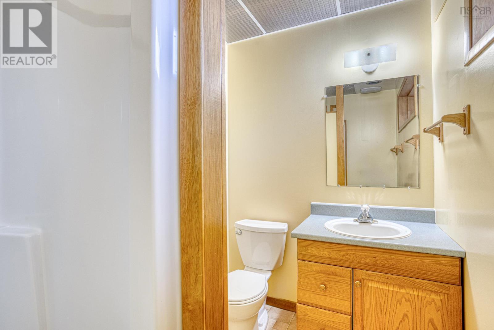 10 Nightingale Drive, Halifax, NS - Indoor Photo Showing Bathroom