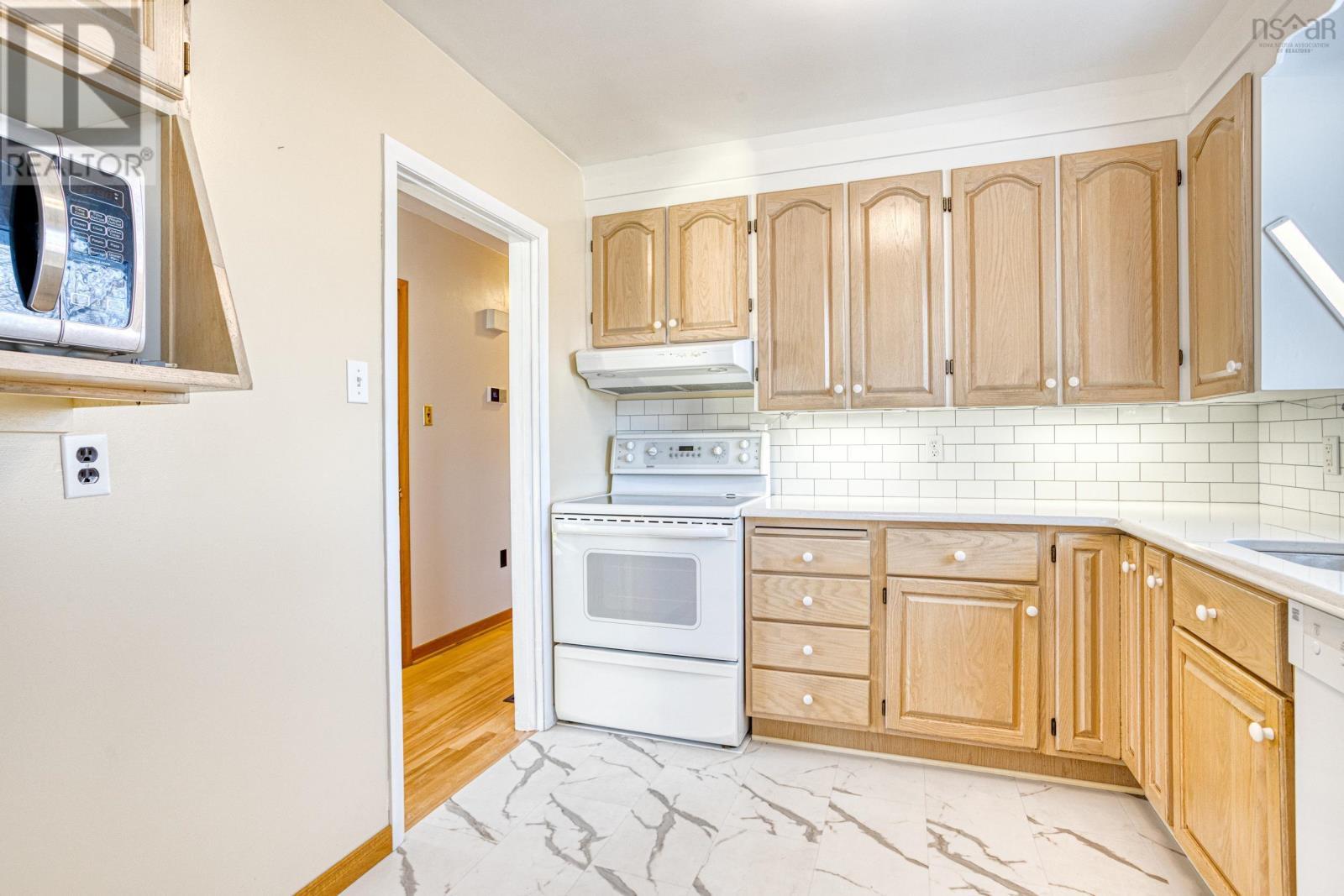 10 Nightingale Drive, Halifax, NS - Indoor Photo Showing Kitchen