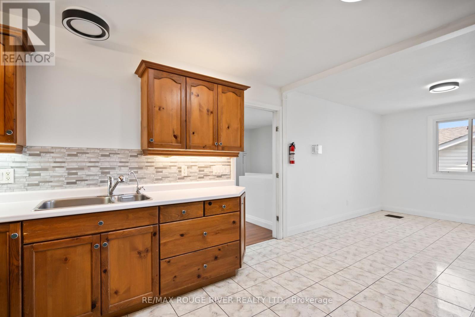 Main - 599 Otonabee Drive, Peterborough (Ashburnham Ward 4), ON - Indoor Photo Showing Kitchen With Double Sink