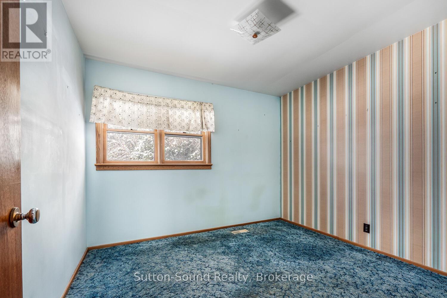 2220 5Th Avenue W, Owen Sound, ON - Indoor Photo Showing Other Room