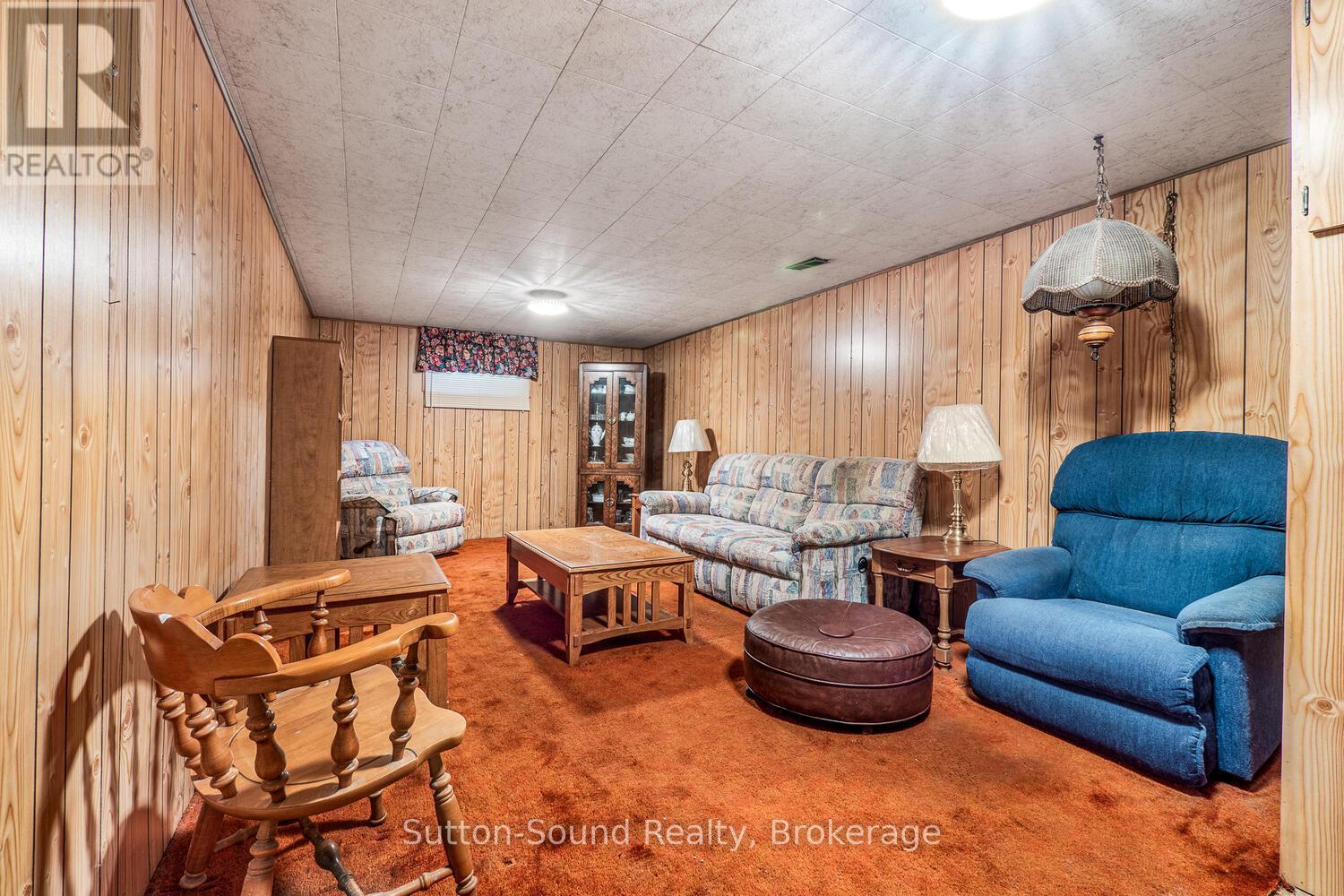 2220 5Th Avenue W, Owen Sound, ON - Indoor