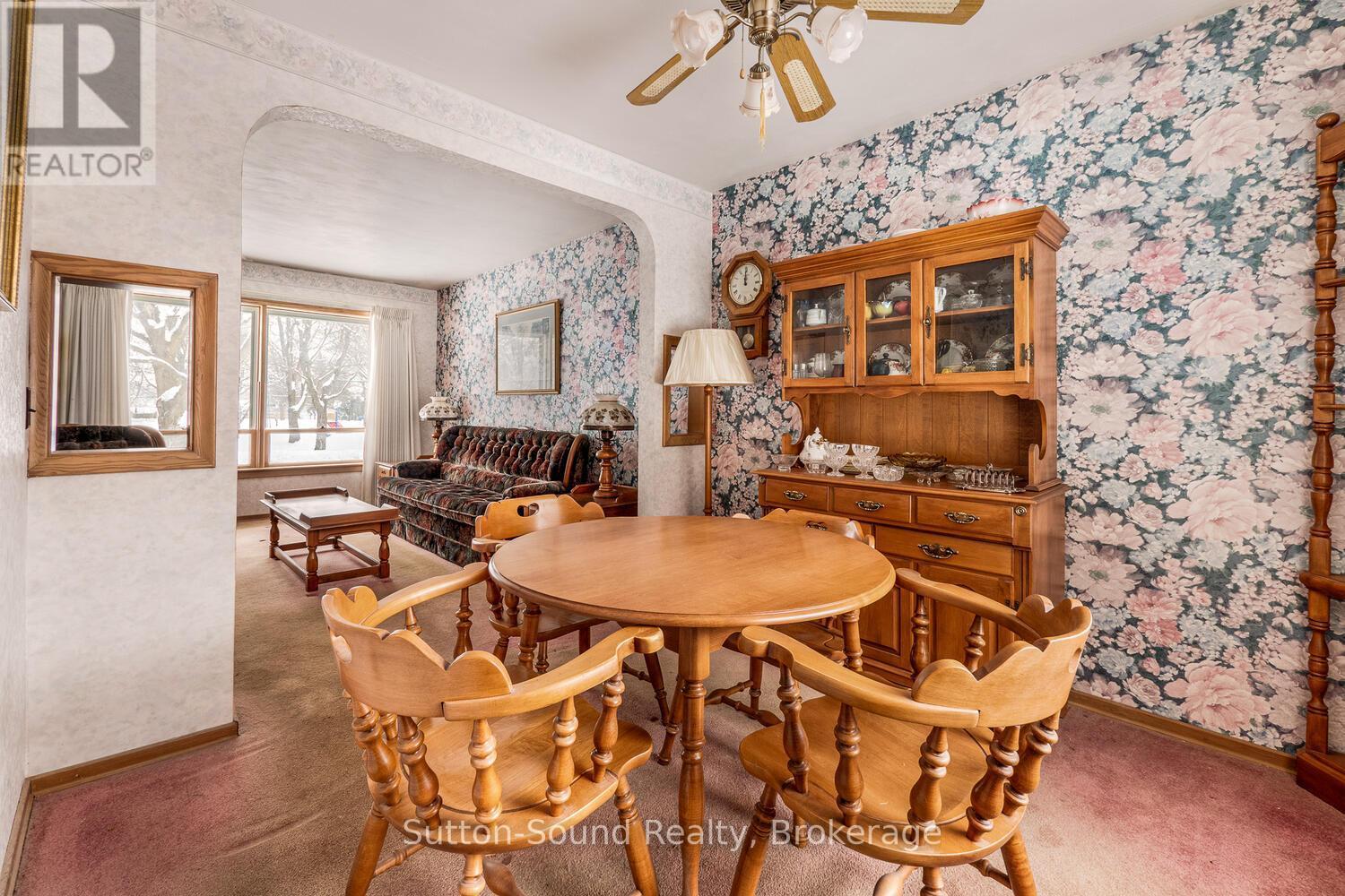 2220 5Th Avenue W, Owen Sound, ON - Indoor Photo Showing Other Room With Fireplace