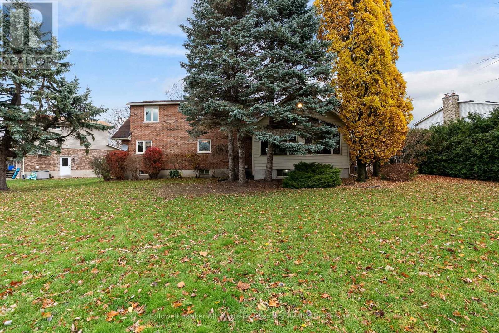81287 Colborne Place, Ashfield-Colborne-Wawanosh (Colborne), ON - Outdoor