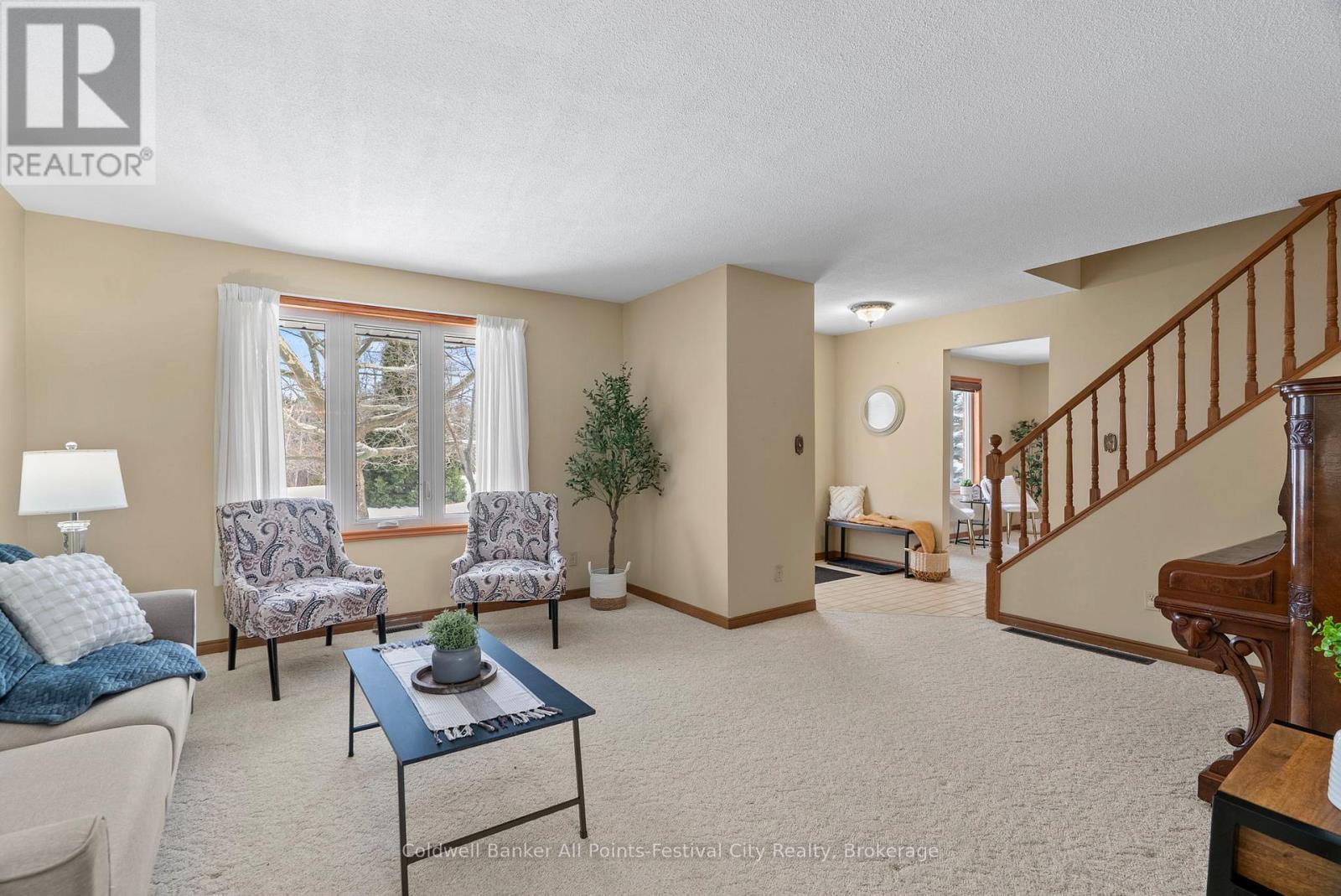 81287 Colborne Place, Ashfield-Colborne-Wawanosh (Colborne), ON - Indoor Photo Showing Living Room