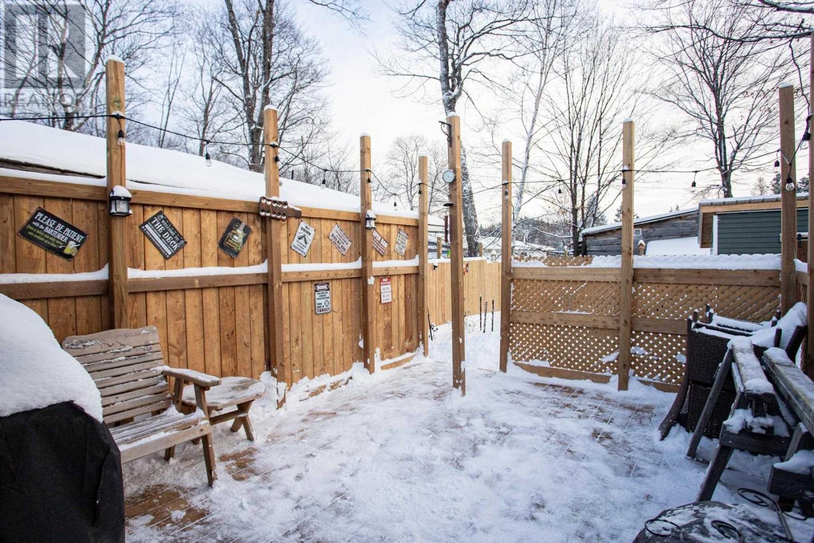 8 Wildwood Dr, Heyden, ON - Outdoor With Deck Patio Veranda