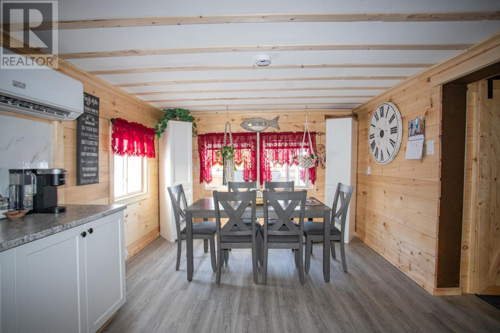 8 Wildwood Dr, Heyden, ON - Indoor Photo Showing Other Room