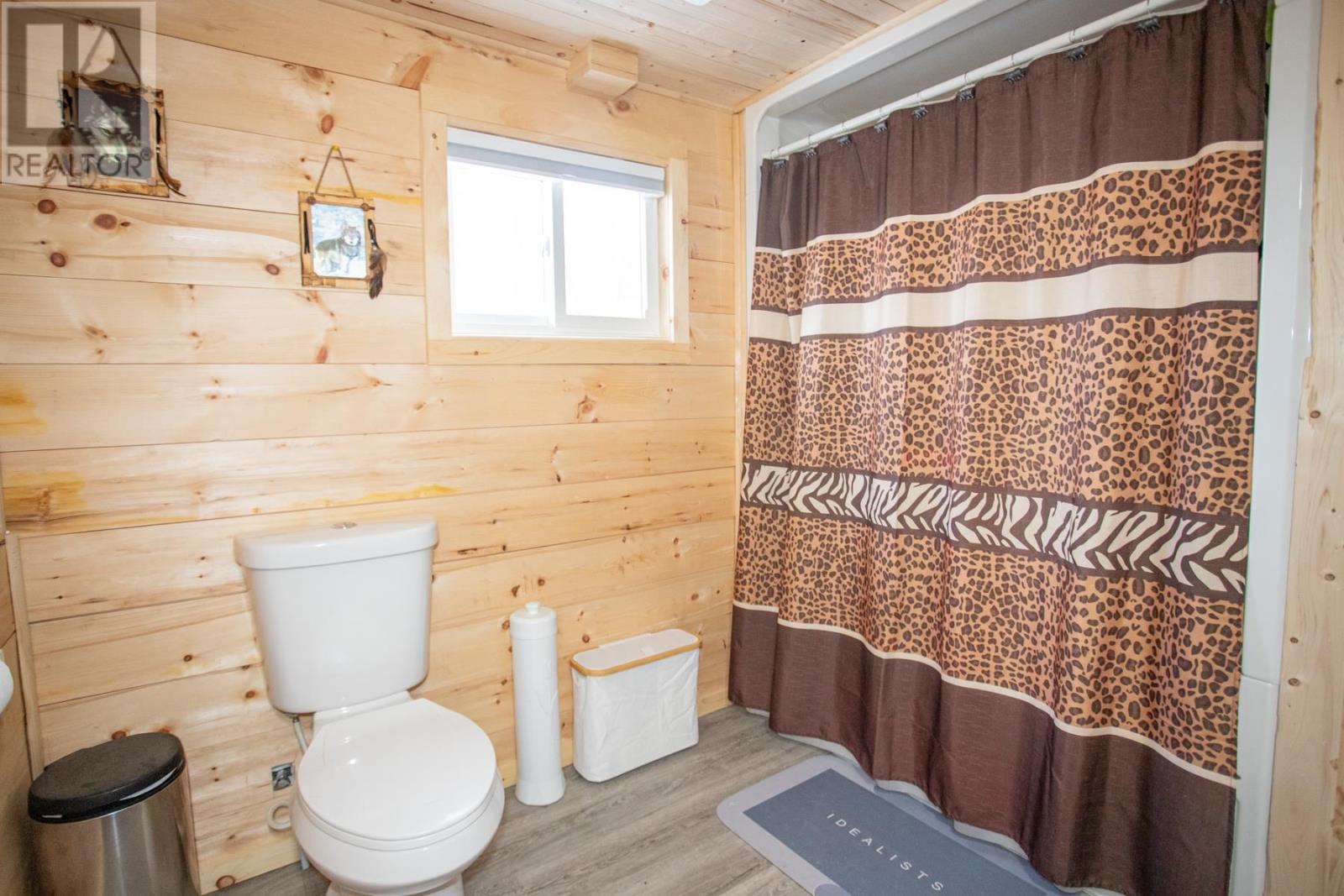 8 Wildwood Dr, Heyden, ON - Indoor Photo Showing Bathroom