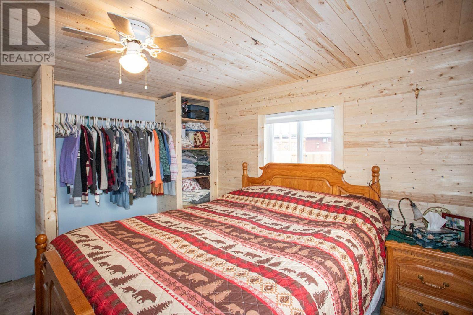 8 Wildwood Dr, Heyden, ON - Indoor Photo Showing Bedroom