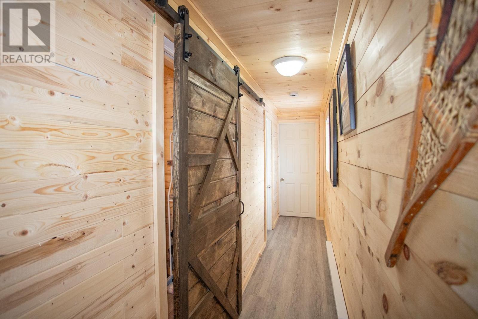 8 Wildwood Dr, Heyden, ON - Indoor Photo Showing Other Room