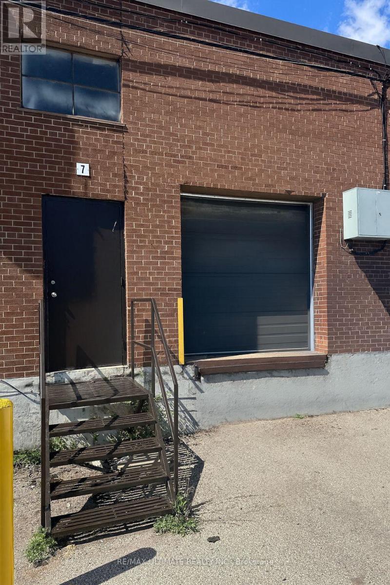 7 - 120 Midwest Road, Toronto, ON