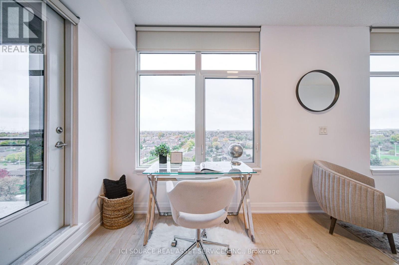 919 - 12 Woodstream Boulevard, Vaughan, ON - Indoor Photo Showing Other Room