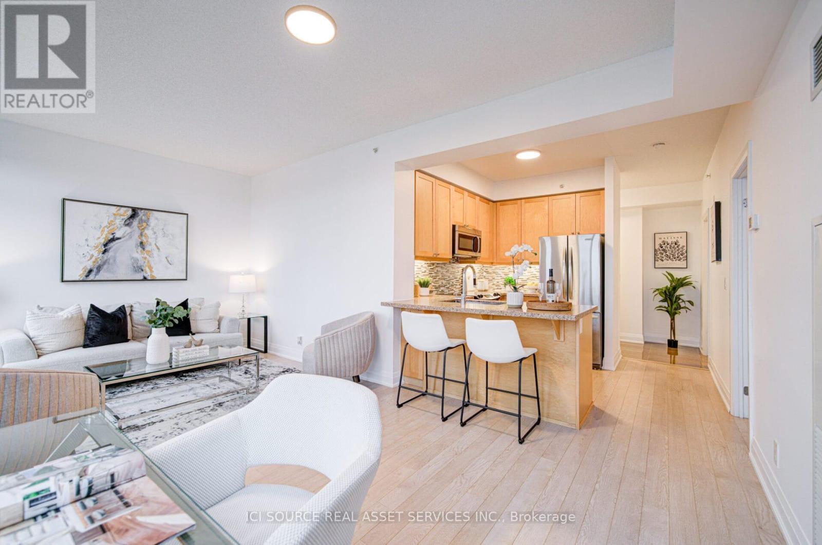 919 - 12 Woodstream Boulevard, Vaughan, ON - Indoor