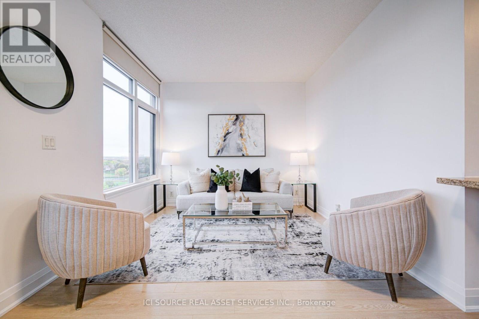 919 - 12 Woodstream Boulevard, Vaughan, ON - Indoor