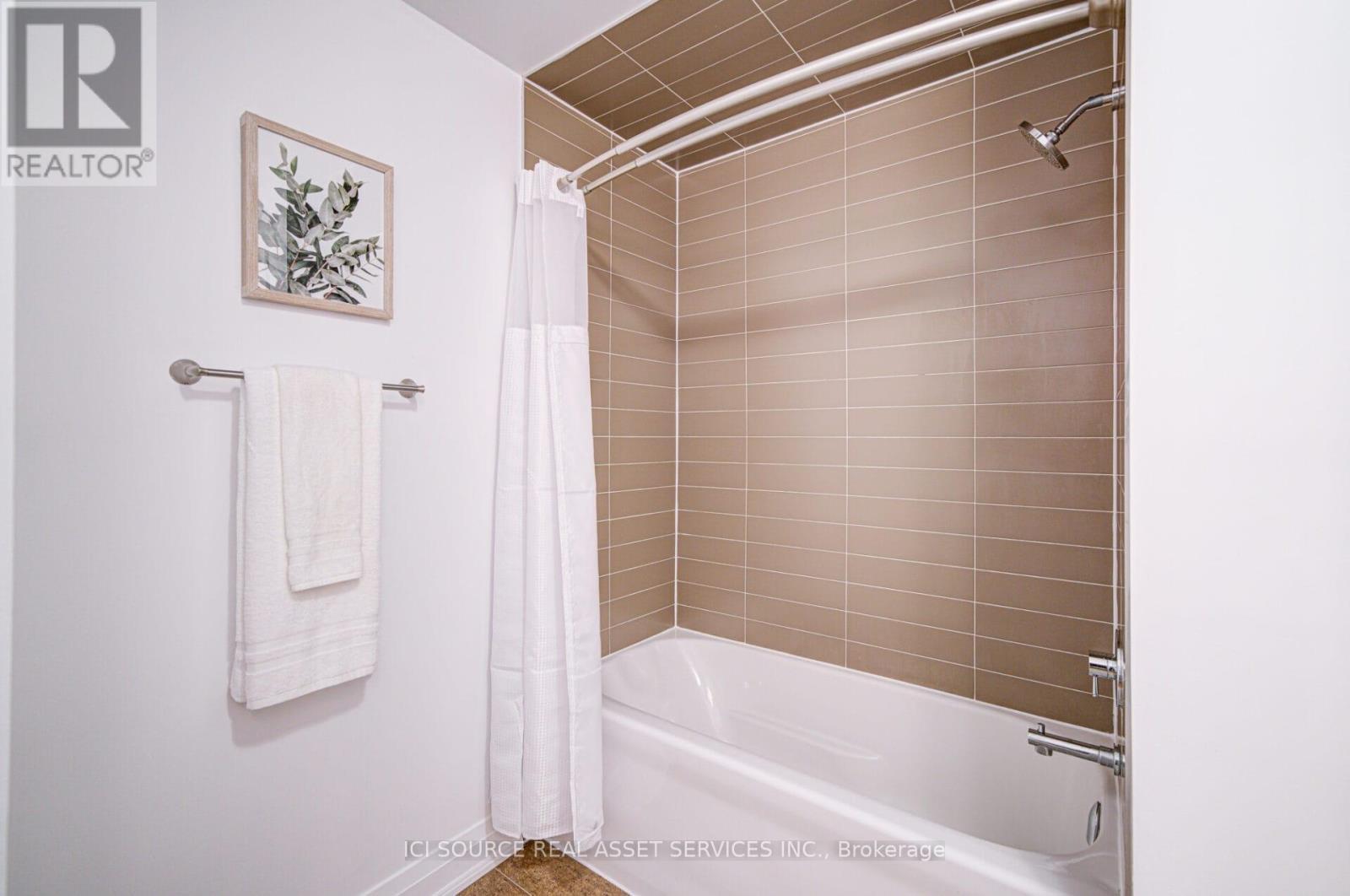 919 - 12 Woodstream Boulevard, Vaughan, ON - Indoor Photo Showing Bathroom