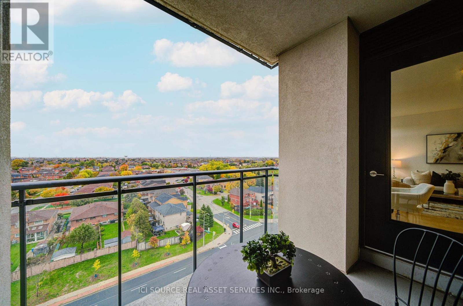 919 - 12 Woodstream Boulevard, Vaughan, ON - Outdoor With Balcony With View