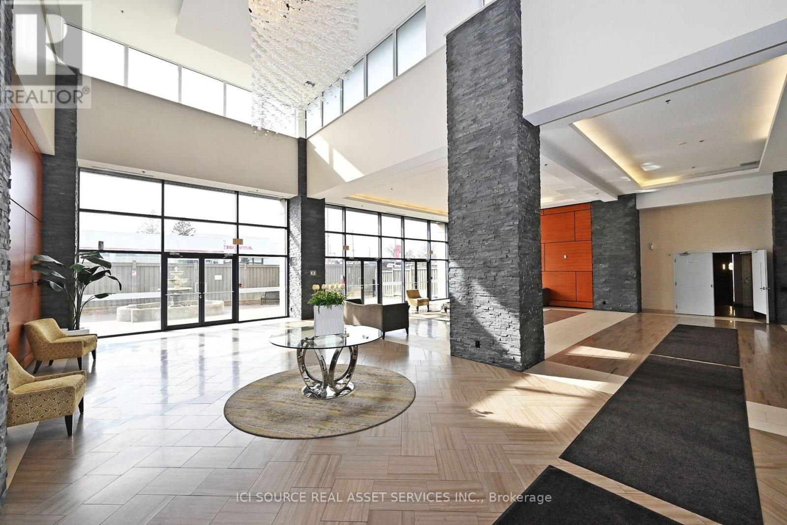 919 - 12 Woodstream Boulevard, Vaughan, ON - Indoor Photo Showing Other Room