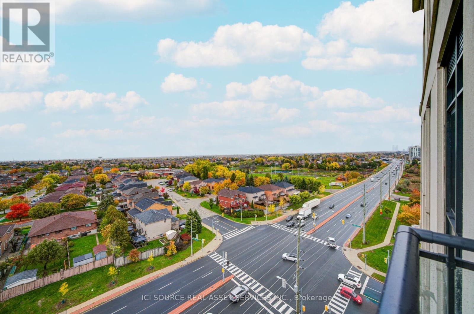 919 - 12 Woodstream Boulevard, Vaughan, ON - Outdoor With View