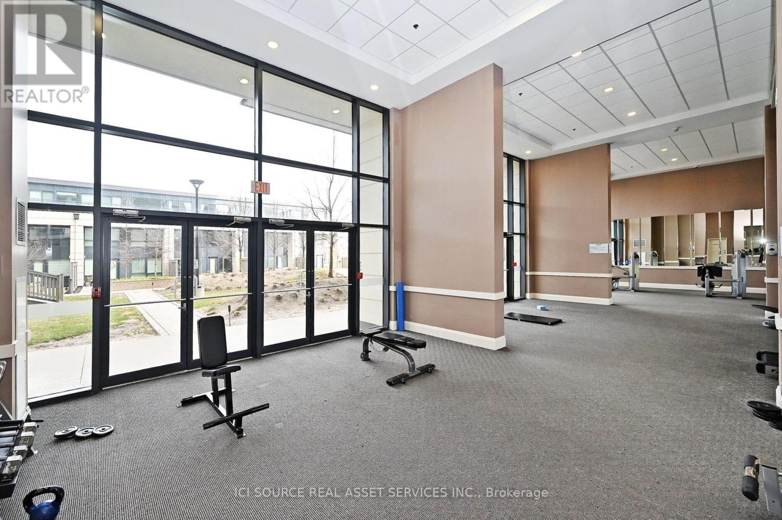 919 - 12 Woodstream Boulevard, Vaughan, ON - Indoor Photo Showing Gym Room