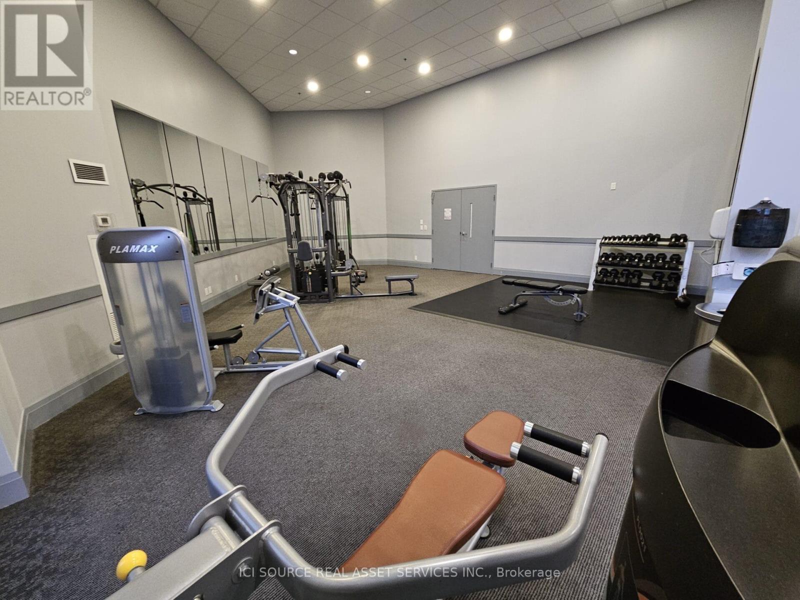 919 - 12 Woodstream Boulevard, Vaughan, ON - Indoor Photo Showing Gym Room