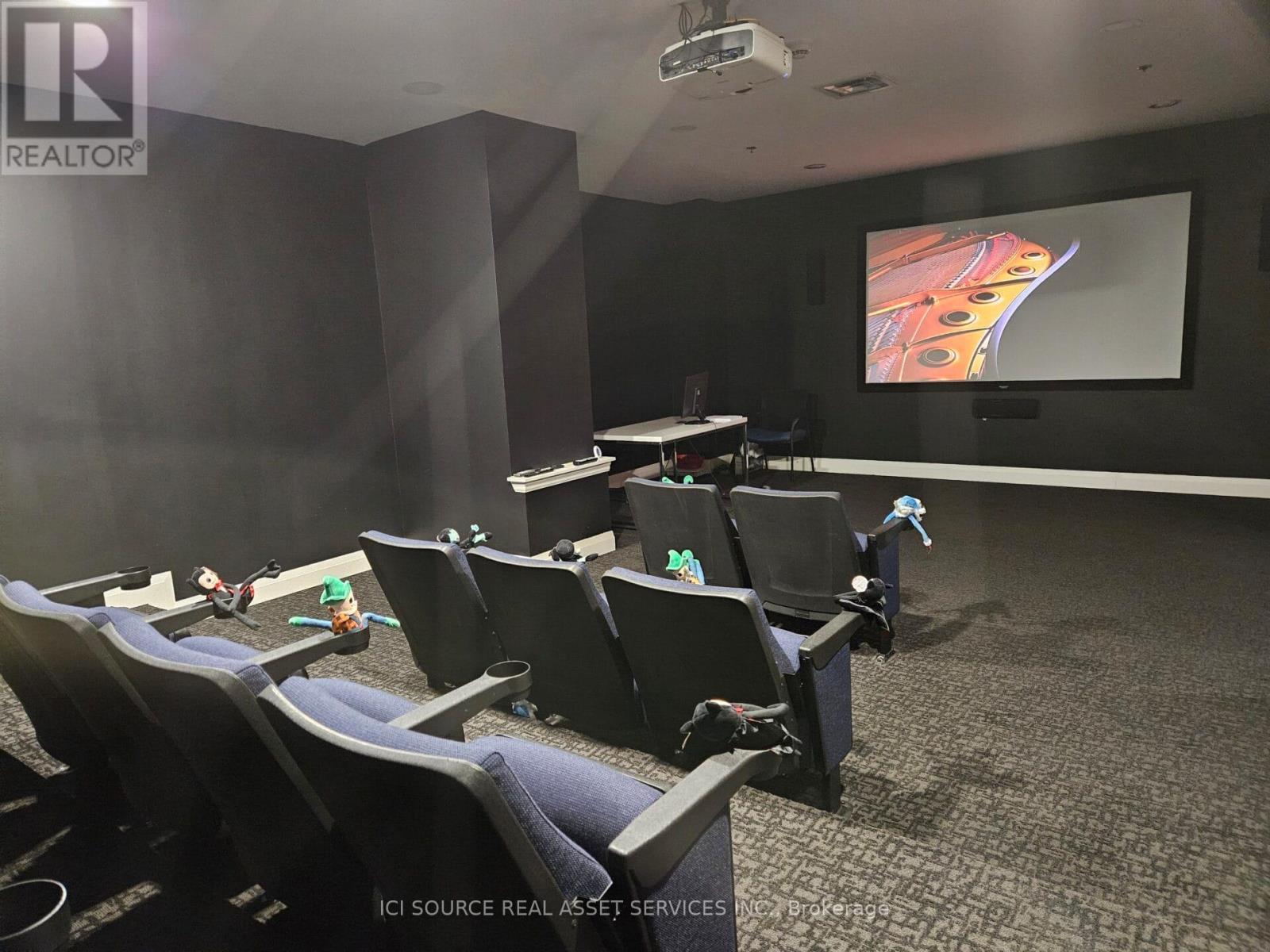 919 - 12 Woodstream Boulevard, Vaughan, ON - Indoor Photo Showing Gym Room